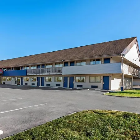 Days Inn By Wyndham Independence-3