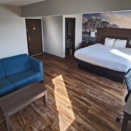 Clarion Pointe Bettendorf - Quad Cities-2