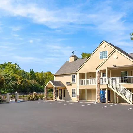 Days Inn By Wyndham Canton-3