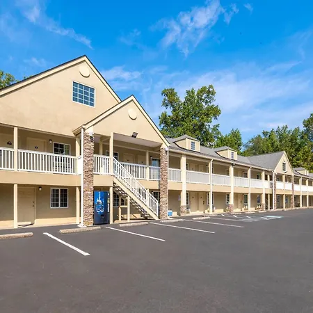 Days Inn By Wyndham Canton-2