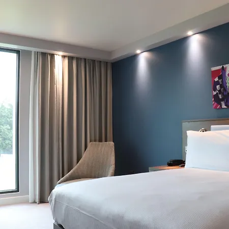 Hampton By Hilton Hamilton Park-3