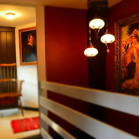 Daniels House Inn-3