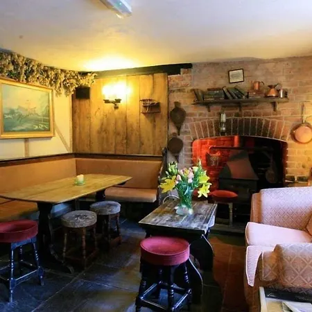 The Oak Inn Staplow-3