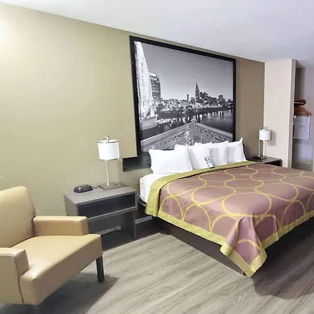 Super 8 By Wyndham Paris-2