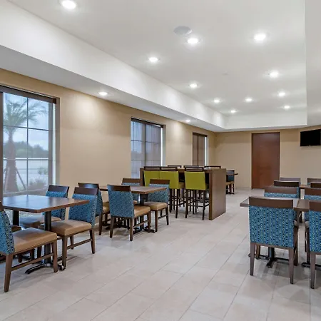 Comfort Inn & Suites Waller-2