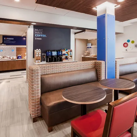Holiday Inn Express & Suites - Calgary Airport Trail Ne By Ihg-2