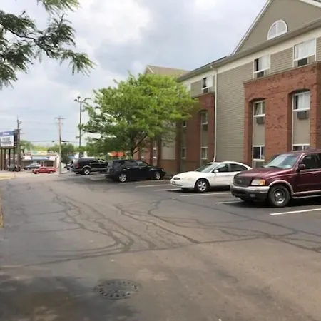 Intown Suites Extended Stay Cincinnati Oh - Colerain-3