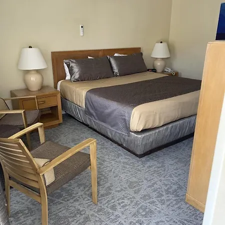 Lake Front Hotel-2
