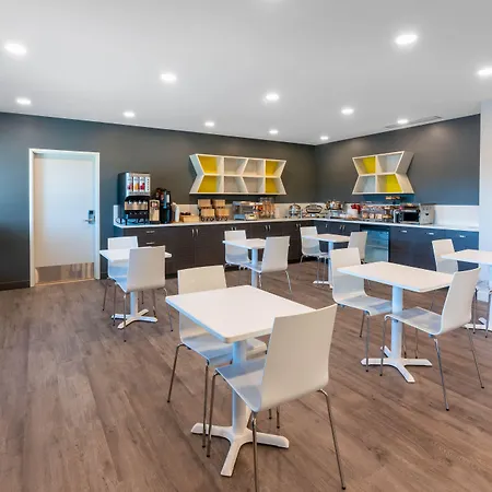 Microtel Inn & Suites By Wyndham Aurora-3