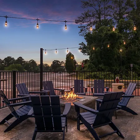 Fairfield By Marriott Inn & Suites Virginia Beach Town Center-2