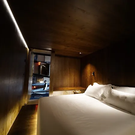 Zero Box Lodge Coimbra-2