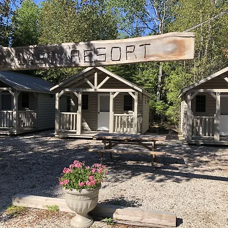 Adventure The Bruce Inn - Recently Renovated With Outdoor Hot Tub-3