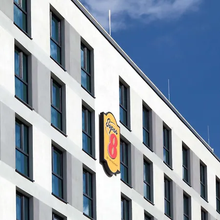 Super 8 by Wyndham Oberhausen am Centro-3
