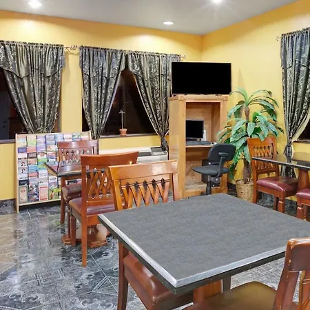 Sapphire Inn & Suites-3