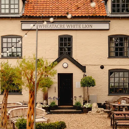 Wheatacre White Lion-2