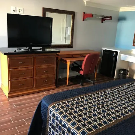 Driftwood Motel-2