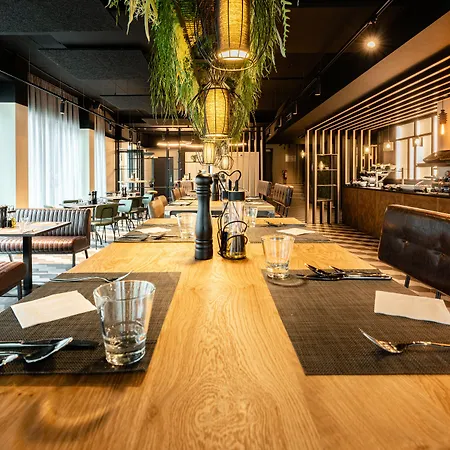 Freshsuites & Bar-3