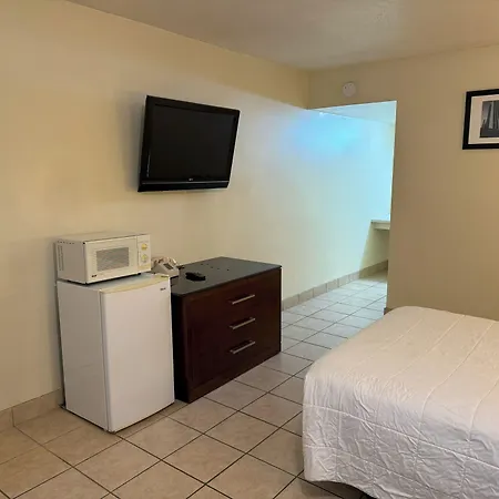 Big Chile Inn & Suites-2