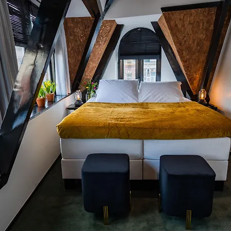 PH Hotel de Entree-3