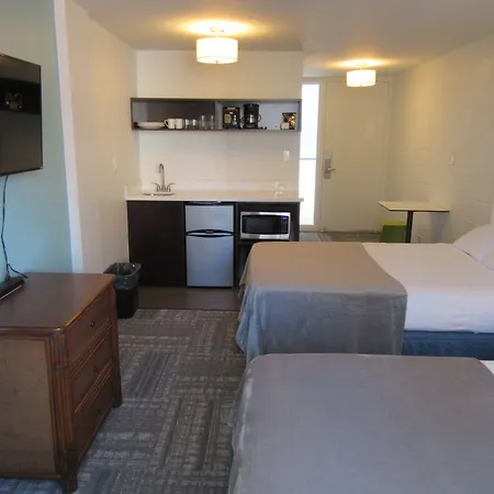 Waikiki Central Hotel - No Resort Fees-3