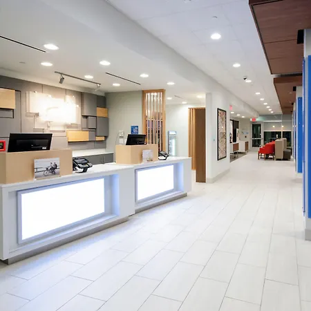 Holiday Inn Express & Suites Taylor By Ihg-2