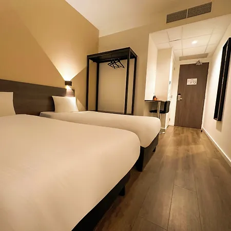 HOTELUX Amsterdam Airport Hotel-2