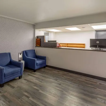 Baymont By Wyndham Laredo-3