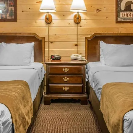 Mackinac Lodge-3