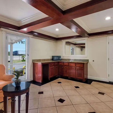 Relax Inn & Suites-2