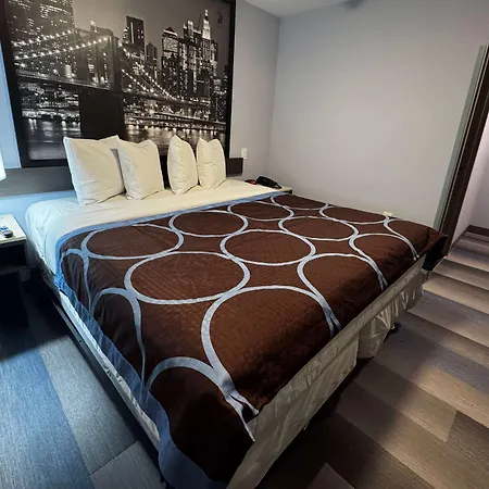 Super 8 By Wyndham Brooklyn Fulton Street Broadway Junction-3