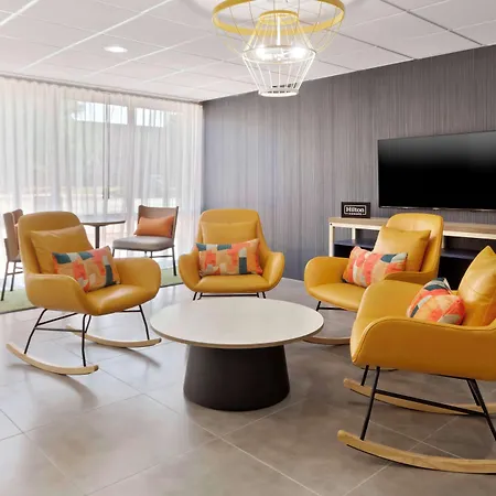 Spark By Hilton Grand Prairie-2
