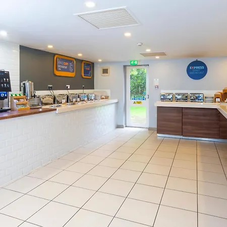 Holiday Inn Express Warwick - Stratford-Upon-Avon By Ihg-2