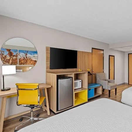 Days Inn By Wyndham Ames-2