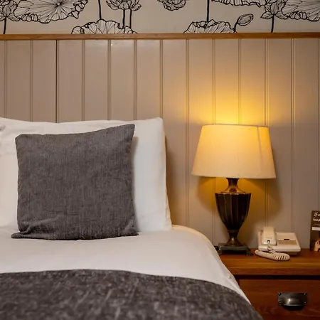 Cedars Inn By Greene King Inns-2