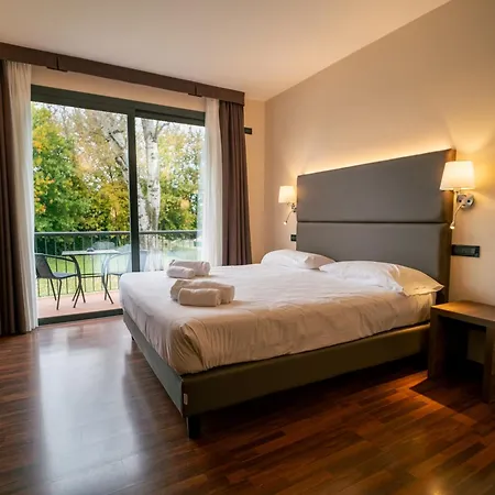 Yachting Hotel Mistral-3