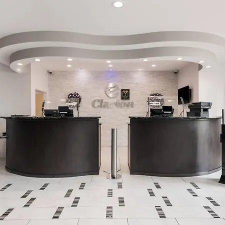 Clarion Inn & Suites Across From Universal Orlando Resort-2