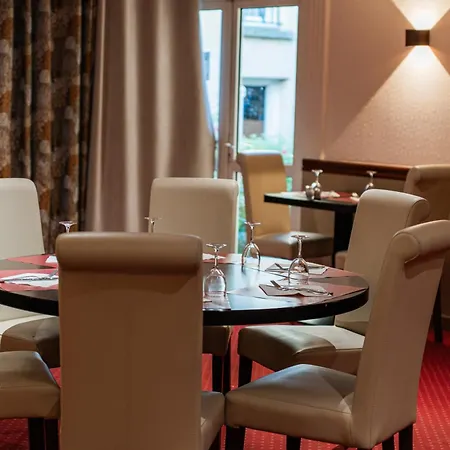 BRIT HOTEL Le Lion d'Or CHINON-2