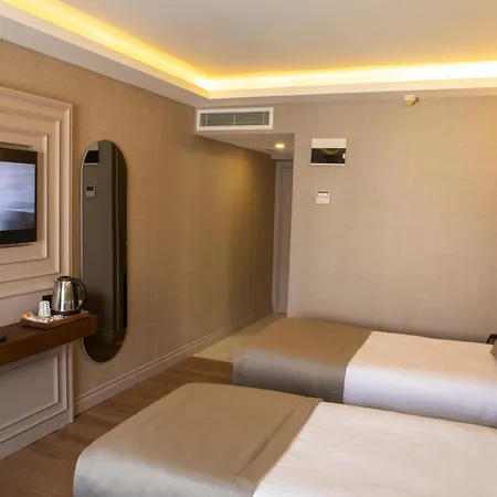 Martinenz Hotel Old City-3