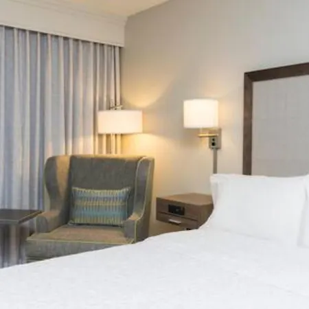 Hampton Inn Milwaukee Northwest-2
