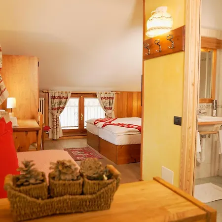 Albergo Alpenrose Ski&Bike Mountain Hotel-2