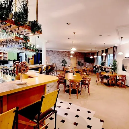 Rauchkuchl CenterCourt Hotel-2