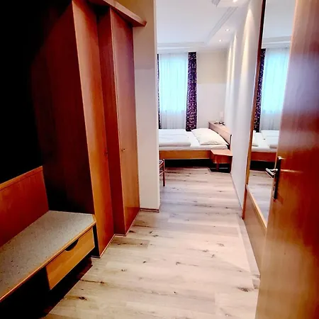 Rauchkuchl CenterCourt Hotel-3