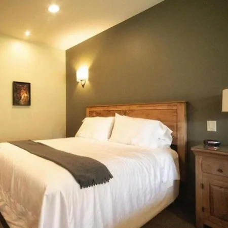 Driftwood Lodge-2