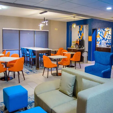 La Quinta Inn & Suites By Wyndham Fayetteville I-95-3