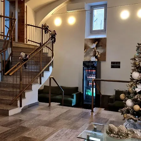 Hotel Emonec-2