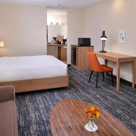 La Fuente Inn & Suites-2