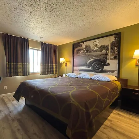 Super 8 By Wyndham Normal Bloomington-2