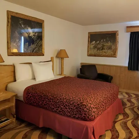 Sandpoint Inn-3