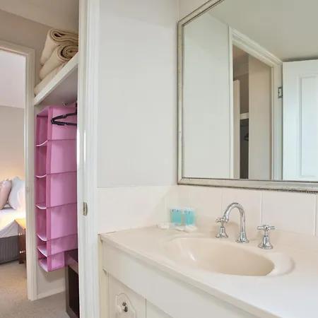Bila Vista Kirra Beachside Apartments-2