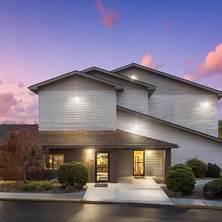 Super 8 By Wyndham New Stanton-3